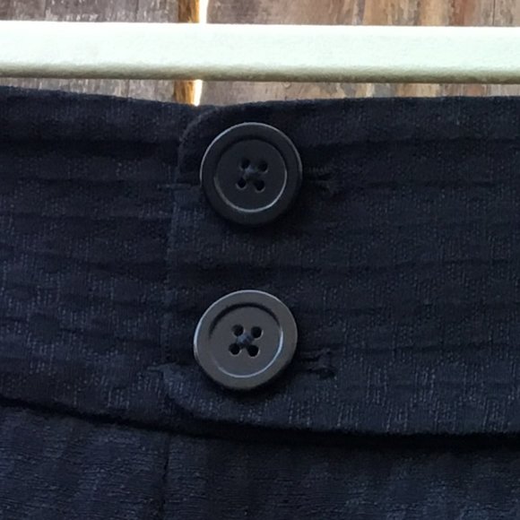Ann Taylor Black Textured Button Detail Mini Skirt 8P - Picture 4 of 10